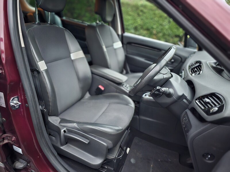 Used Renault Grand Scenic 2015 for sale - 76298535: Photo 20