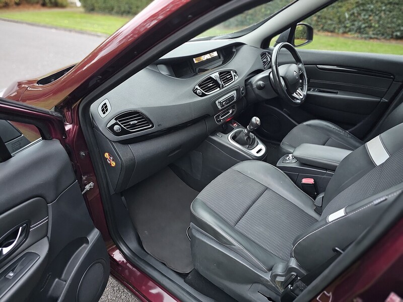 Used Renault Grand Scenic 2015 for sale - 76298535: Photo 22