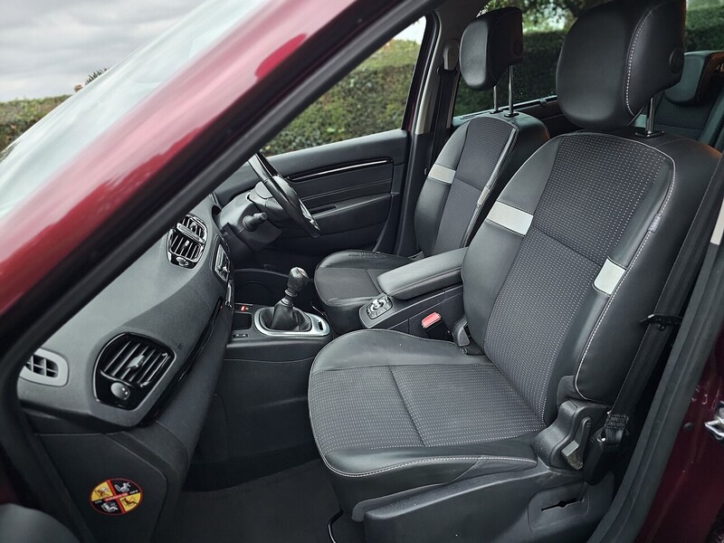 Used Renault Grand Scenic 2015 for sale - 76298535: Photo 23