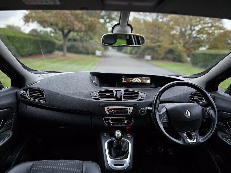 Used Renault Grand Scenic 2015 for sale - 76298535: Photo 28