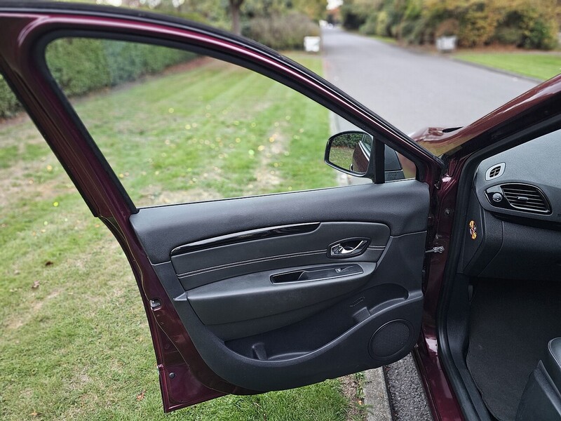 Used Renault Grand Scenic 2015 for sale - 76298535: Photo 43