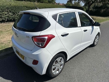 Used Hyundai i10 2015 for sale - 75549130: Photo