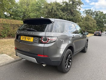 Used Land Rover Discovery Sport 2019 for sale - 79749819: Photo