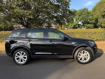 Used Land Rover Discovery Sport 2017 for sale - 79648413: Photo