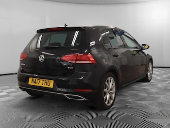Used Volkswagen Golf 2017 for sale - 75604703: Photo