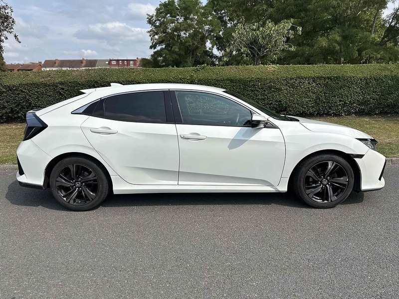 Used Honda Civic 2018 for sale - 76893049: Photo 2