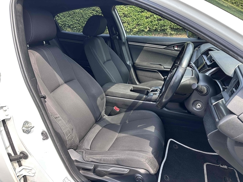 Used Honda Civic 2018 for sale - 76893049: Photo 22