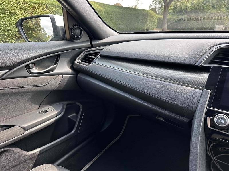 Used Honda Civic 2018 for sale - 76893049: Photo 30