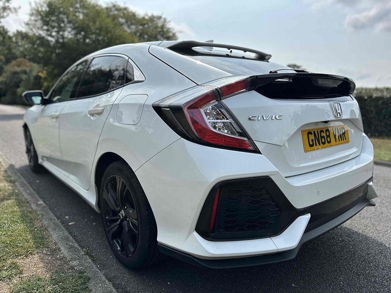 Used Honda Civic 2018 for sale - 76893049: Photo 8