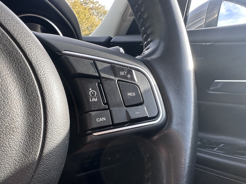 Used Jaguar XE 2017 for sale - 76100692: Photo 29