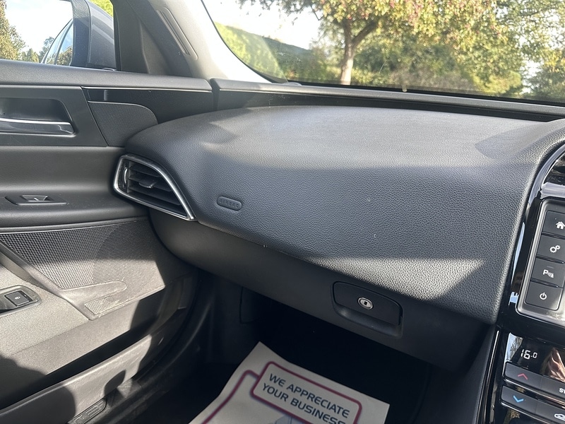 Used Jaguar XE 2017 for sale - 76100692: Photo 40