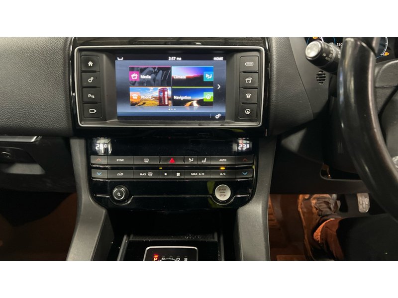 Used Jaguar F-Pace 2016 for sale - 76758758: Photo 10