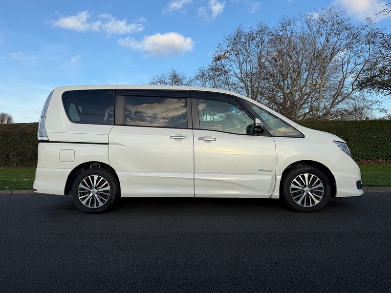 Used Nissan Serena 2025 for sale - 77024015: Photo 2