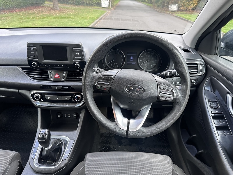 Used Hyundai i30 2017 for sale - 76232365: Photo 16