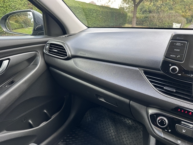 Used Hyundai i30 2017 for sale - 76232365: Photo 31