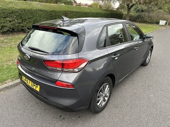 Used Hyundai i30 2017 for sale - 76232365: Photo 3