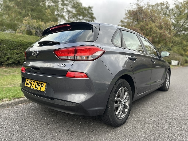 Used Hyundai i30 2017 for sale - 76232365: Photo 4