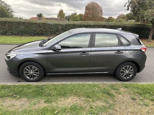 Used Hyundai i30 2017 for sale - 76232365: Photo 9