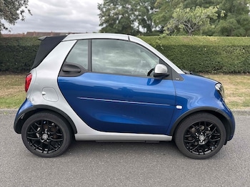 Used smart fortwo 2018 for sale - 75611917: Photo