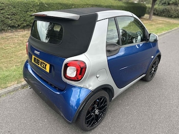 Used smart fortwo 2018 for sale - 75611917: Photo
