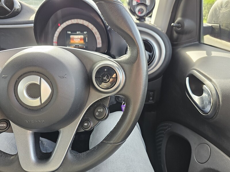 Used smart fortwo 2016 for sale - 78207357: Photo 13