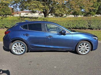 Used Mazda Mazda3 2017 for sale - 76128110: Photo 2