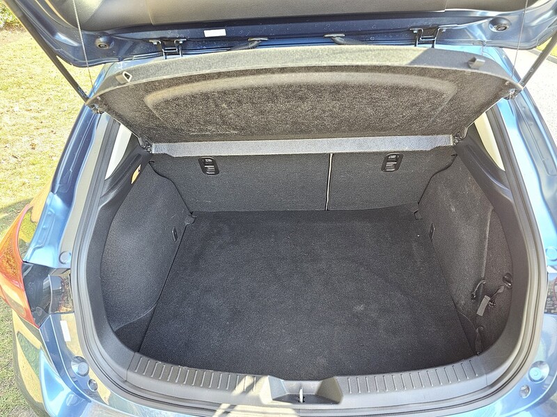 Used Mazda Mazda3 2017 for sale - 76128110: Photo 5