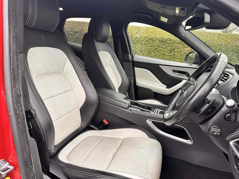 Used Jaguar F-Pace 2016 for sale - 77963581: Photo 22