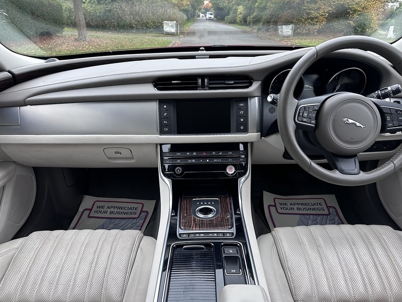 Used Jaguar XF 2016 for sale - 76250247: Photo 15