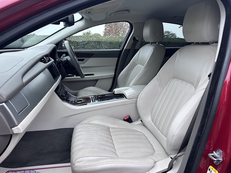 Used Jaguar XF 2016 for sale - 76250247: Photo 18