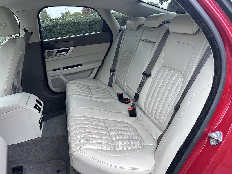 Used Jaguar XF 2016 for sale - 76250247: Photo 19