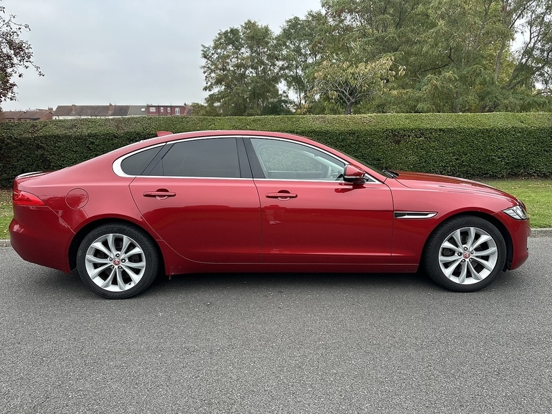 Used Jaguar XF 2016 for sale - 76250247: Photo 2