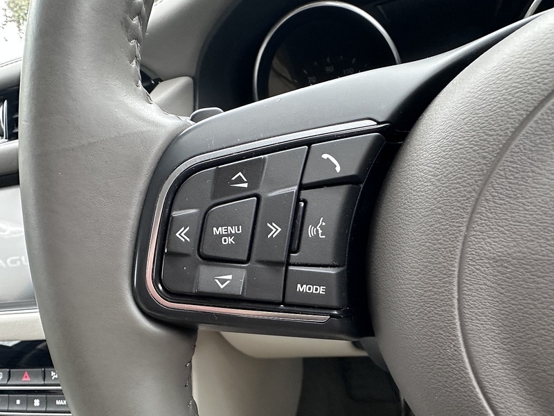 Used Jaguar XF 2016 for sale - 76250247: Photo 35