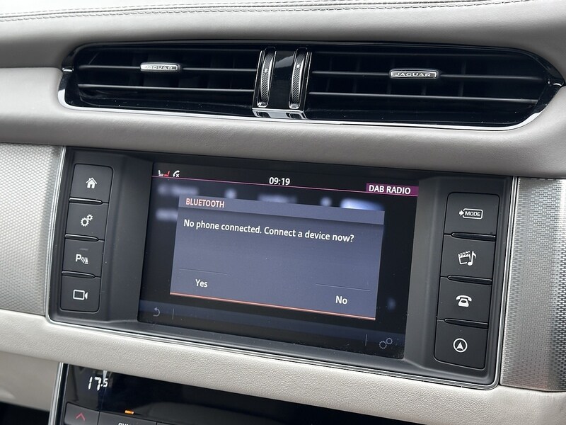 Used Jaguar XF 2016 for sale - 76250247: Photo 49