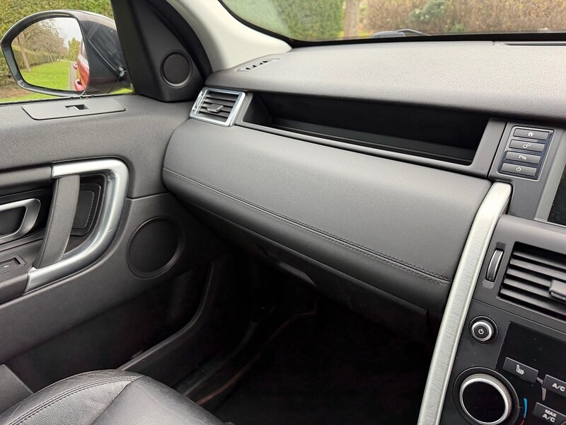 Used Land Rover Discovery Sport 2015 for sale - 78124757: Photo 31
