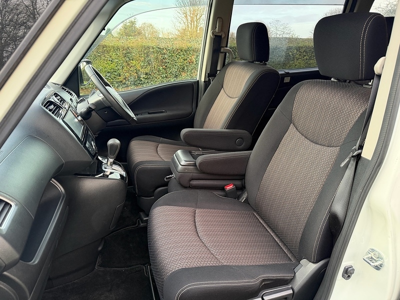 Used Nissan Serena for sale - 76919754: Photo 18