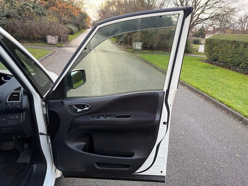 Used Nissan Serena for sale - 76919754: Photo 30