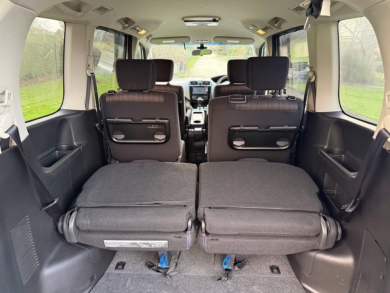 Used Nissan Serena for sale - 76919754: Photo 33