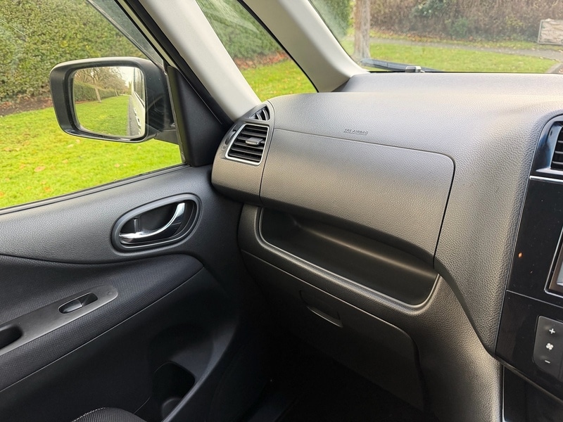 Used Nissan Serena for sale - 76919754: Photo 43