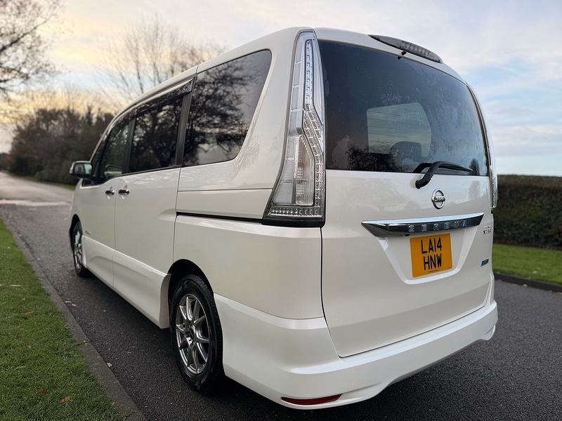 Used Nissan Serena for sale - 76919754: Photo 8