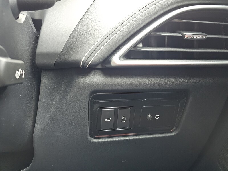 Used Jaguar F-Pace 2018 for sale - 77044533: Photo 33