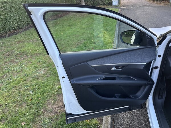 Used Peugeot 3008 2018 for sale - 76224052: Photo 25