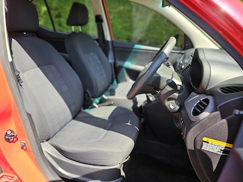 Used Hyundai i10 2011 for sale - 79104343: Photo