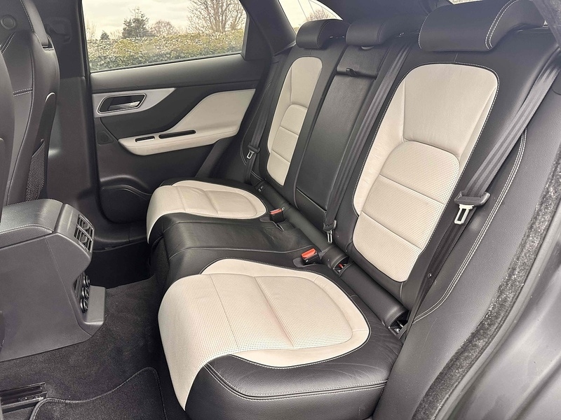 Used Jaguar F-Pace 2016 for sale - 76287997: Photo 19