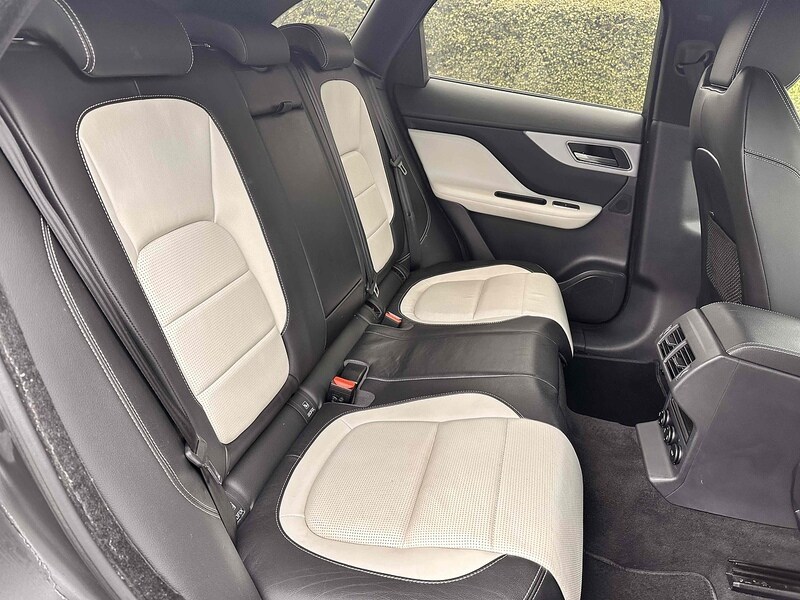 Used Jaguar F-Pace 2016 for sale - 76287997: Photo 20