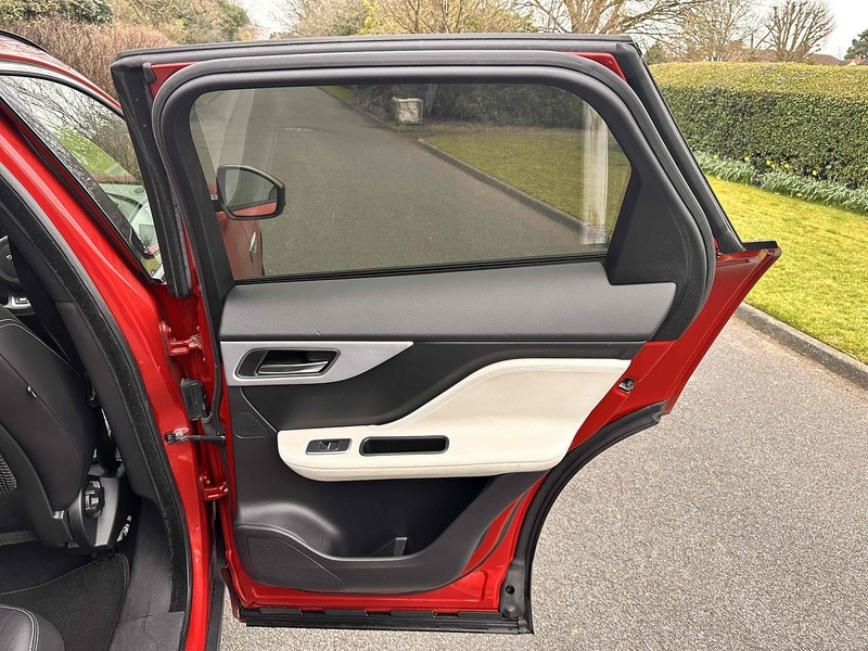 Used Jaguar F-Pace 2016 for sale - 76287997: Photo 29