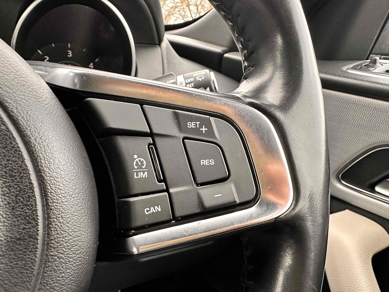 Used Jaguar F-Pace 2016 for sale - 76287997: Photo 48