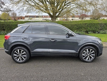Used Volkswagen T-Roc 2018 for sale - 78715956: Photo