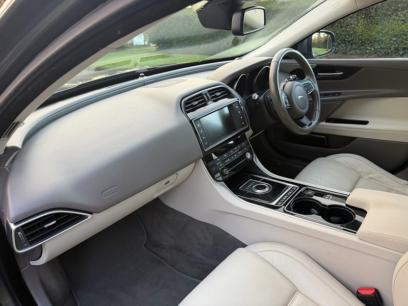 Used Jaguar XE 2016 for sale - 76798794: Photo 15