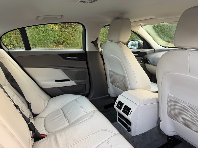 Used Jaguar XE 2016 for sale - 76798794: Photo 20